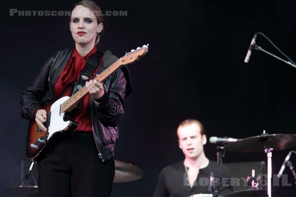 ANNA CALVI - 2011-08-28 - SAINT CLOUD - Domaine National - Scene de la Cascade - 